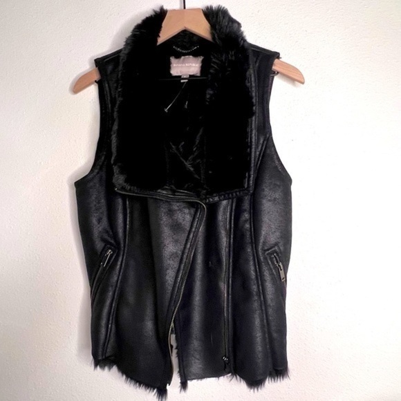 Banana Republic Multi Zip Moto Faux Shearling Vest Coat, black, size S NWOT - Picture 2 of 6